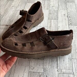 Mary Jane's Brown Leather distressed fisherman USA Eastland 9 grunge